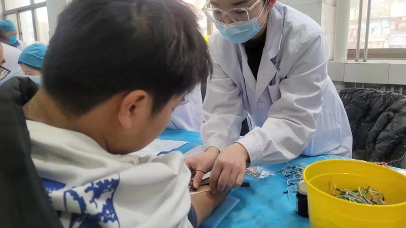 选择高端体检机构时，要关注其资质和口碑。以下是一些选择标准：